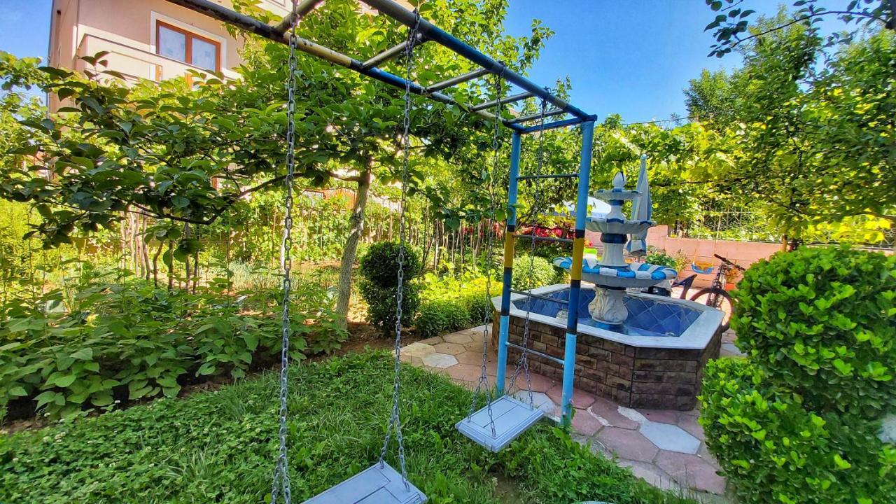 Guest House Pogradeci Exterior foto